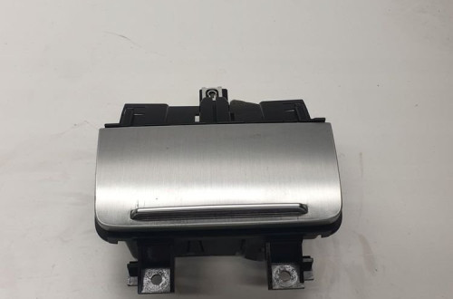POPIELNICZKA PRZÓD AUDI TT 8J 8J0857951A