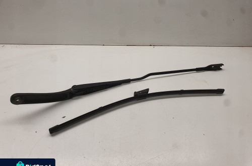 RAMIE WYCIERACZKI PRAWE AUDI A5 A4 B8 8T1955408A
