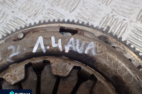 SPRZĘGŁO KOŁO DWUMASOWE AUDI A2 1,4 AUA 036141025 RADOM