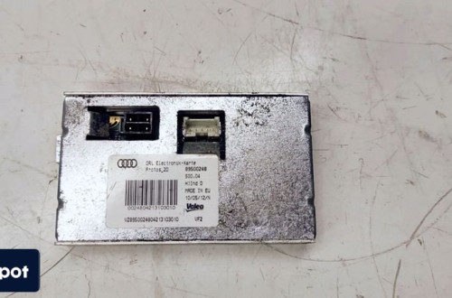 MODUŁ LED RELKEKTORA AUDI A4 B8 A5 8T 89500248