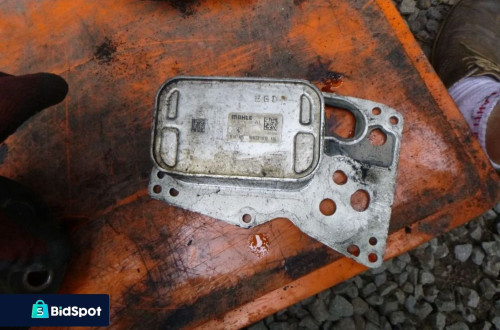 bmw f10 f11 chlodniczka oleju olejowa 7810481 8507626