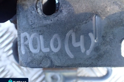 ZAWIAS DRZWI PRAWY PRZÓD VW POLO IV 9N 6Q0831412A RADOM