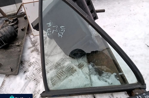 mercedes w123 123 beczka szyba drzwi tyl tylnia tylna lewa mala trojkat