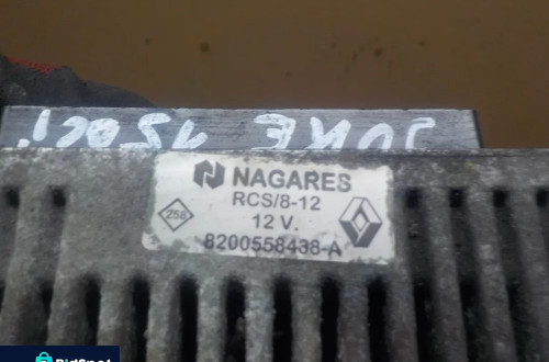 NISSAN JUKE PRZEKAŹNIK ŚWIEC 8200558438
