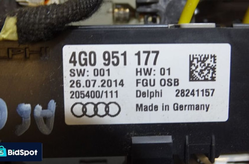 LAMPKA OŚWIETLENIA KABINY AUDI A6 C7 4G0947135H