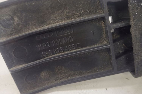 ZAMEK MASKI RYGIEL AUDI A8 D4 4H0823485C