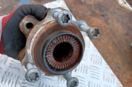 bmw g20 g22 g30 lozysko piasta przod przednie przednia 6871193