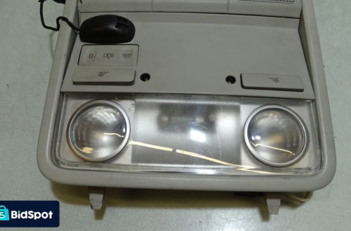 LAMPKA OŚWIETLENIA KABINY VOLKSWAGEN PASSAT B6 2.0TDI 1K0868837
