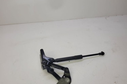 ZAWIAS KLAPY LEWY TYŁ AUDI A3 CABRIO 8P7827299B