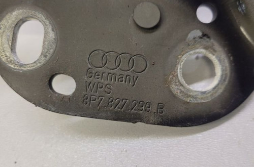 ZAWIAS KLAPY LEWY TYŁ AUDI A3 CABRIO 8P7827299B