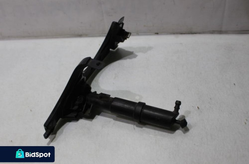 DYSZA SPRYSKIWACZA LEWY PRZÓD MERCEDES W210 E290