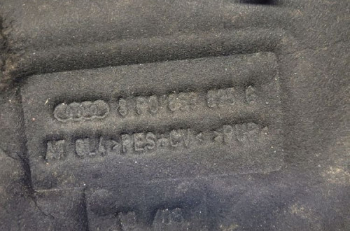 WYGŁUSZENIE MASKI AUDI A3 8P LIFT 8P0863825G