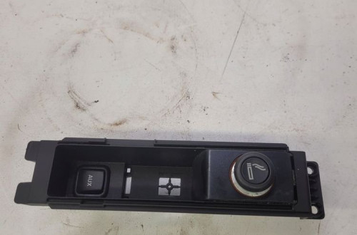 GNIAZDO ZAPALNICZKI AUX AUDI A3 8P LIFT 8P0863284D