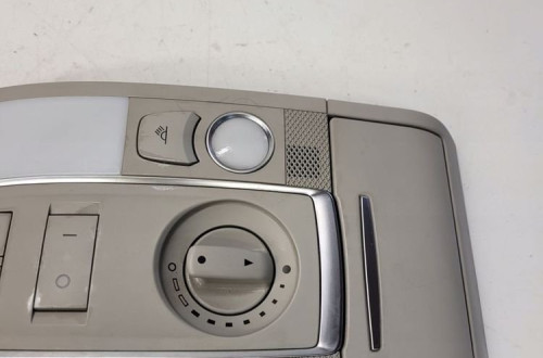 LAMPKA OŚWIETLENIE KABINY AUDI Q7 4L 4L0947135Q