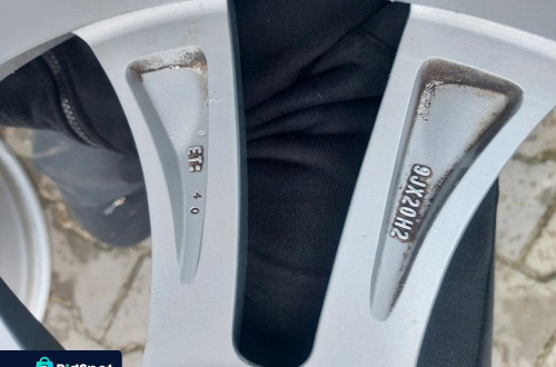 VW AUDI FELGI ALUMINIOWE R20 9J ET40 5X112 STAN BARDZO DOBRY JAK NOWE ! SPRAWDZONE OTWÓR CENTRUJĄCY 66MM