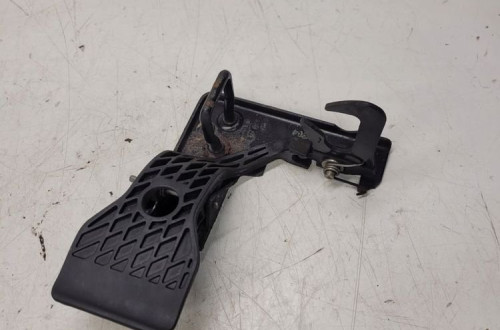 ZAMEK MASKI RYGIEL AUDI A3 8P FL 08-12 8P0823480A