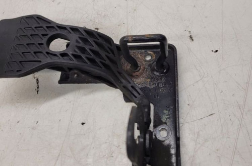 ZAMEK MASKI RYGIEL AUDI A3 8P FL 08-12 8P0823480A