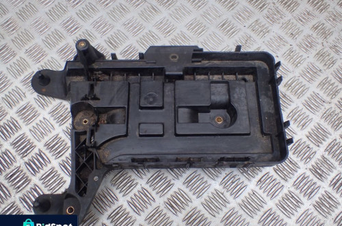 PODSTAWA AKUMULATORA VW TOURAN GOLF V 1K0915333B