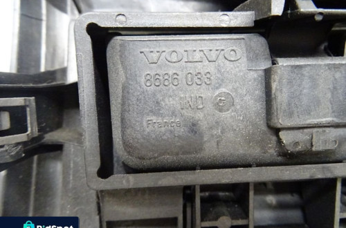VOLVO V50 2.0TDCI POPIELNICZKA SCHOWEK TYŁ