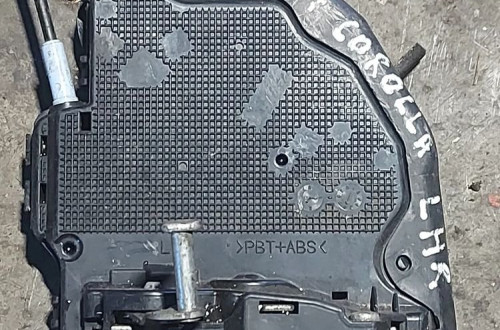 Zamek drzwi przedni prawy przód Toyota Corolla '07r A046693