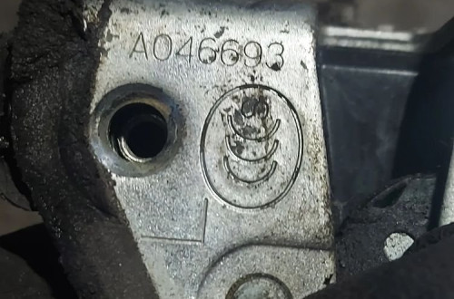 Zamek drzwi przedni prawy przód Toyota Corolla '07r A046693