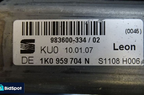 PODNOŚNIK SZYB PRAWY TYŁ SEAT LEON II 1.9TDI 1P0867444A