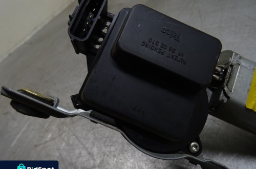JEEP CHEROKEE KJ LIBERTY 01-05 3.7 SILNICZEK WYCIERACZKI TYŁ TYLNEJ