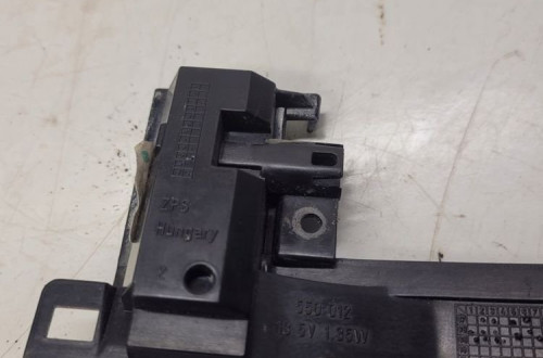 KIERUNKOWSKAZ LUSTERA PRAWY AUDI A4 B8 8K0949102A