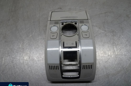 AUDI A6 C6 KOMBI 04-07 2.0T LAMPKA OŚWIETLENIE KABINY 4F0947135BQ