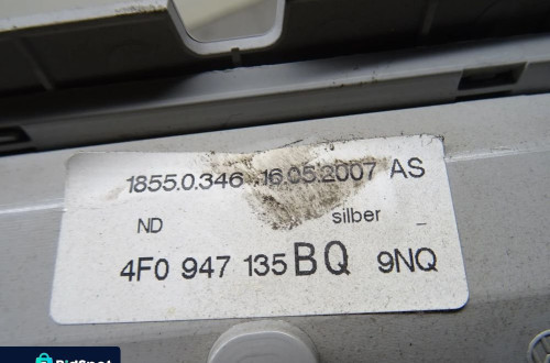 AUDI A6 C6 KOMBI 04-07 2.0T LAMPKA OŚWIETLENIE KABINY 4F0947135BQ