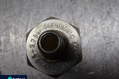 AUDI A6 C6 04-07 2.8 V6 CZUJNIK CIŚNIENIA OLEJU 06E919081C