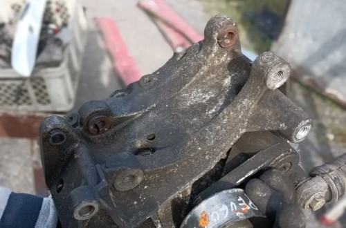 peugeot 206 1.6b lapa podstawa alternatora napinacz