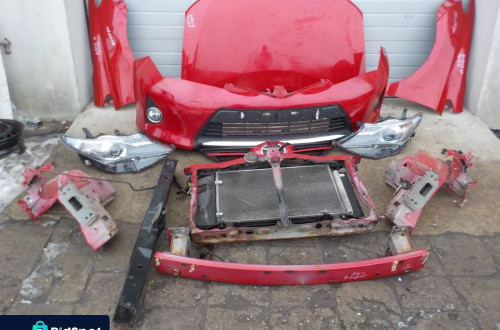 TOYOTA AURIS II PRZÓD MASKA ZDERZAK BŁOTNIKI TR3R3