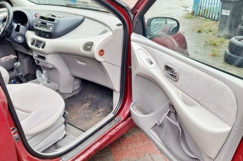 Nissan Almera Tino Na Części 2.2 Di Dci 2002R Klapa Drzwi Silnik Skrzynia