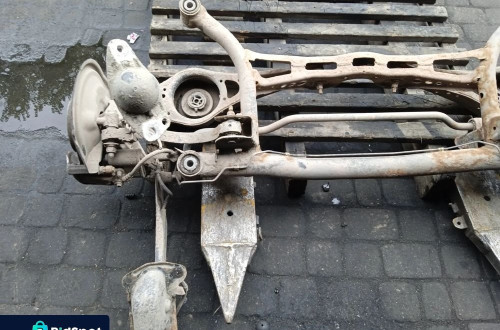 TYLNA BELKA ZAWIESZENIA VW PASSAT B7 KOMBI