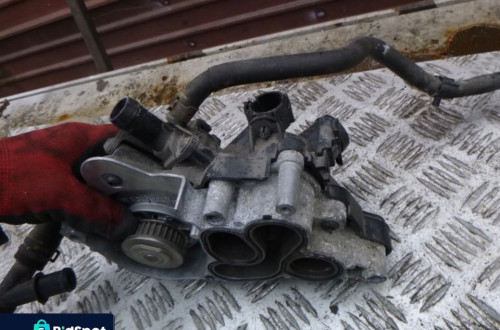 AUDI A1 X8 1,4TFSI POMPA WODY 04E121042M