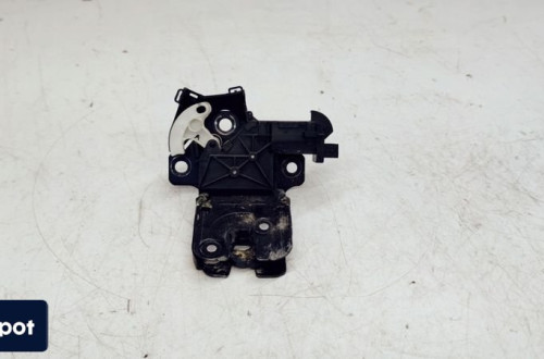 ZAMEK KLAPY TYŁ AUDI A3 A4 B8 A5 A6 Q7 8P4827505C
