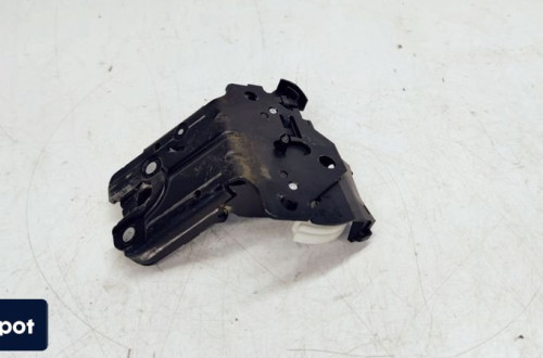 ZAMEK KLAPY TYŁ AUDI A3 A4 B8 A5 A6 Q7 8P4827505C