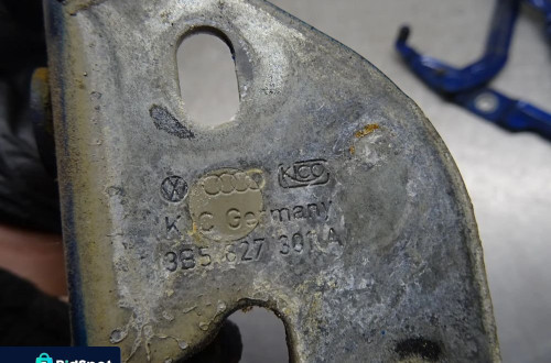 PASSAT B5 FL SEDAN 1.9TDI ZAWIASY KLAPY BAGAŻNIKA