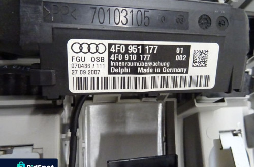 AUDI A6 C6 04-07 2.8 V6 LAMPKA PODSUFITKI 4F1820951F