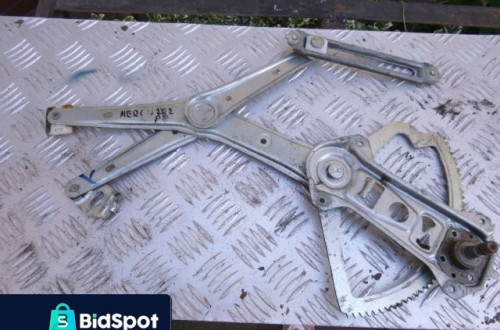 MERCEDES W202 PODNOSNIK SZYBY PRAWY PRZÓD