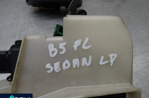 PASSAT B5 FL SEDAN 1.9TDI ZAMEK PRAWY PRZÓD PRZEDNI TYŁ LEWY PRAWY TYLNY