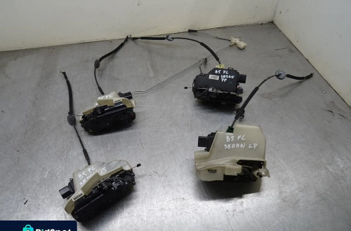 PASSAT B5 FL SEDAN 1.9TDI ZAMEK PRAWY PRZÓD PRZEDNI TYŁ LEWY PRAWY TYLNY