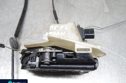 PASSAT B5 FL SEDAN 1.9TDI ZAMEK PRAWY PRZÓD PRZEDNI TYŁ LEWY PRAWY TYLNY