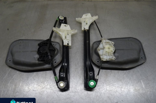 VW GOLF V 03-09 1.4MPI PODNOŚNIK SZYB PRAWY LEWY TYŁ
