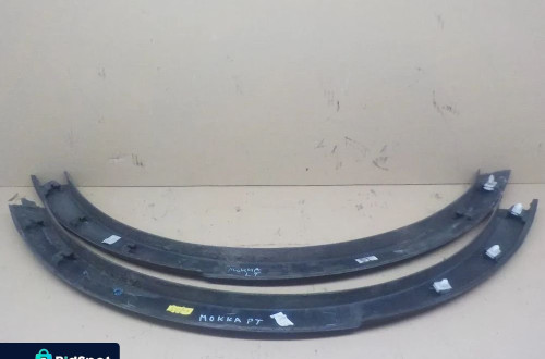 OPEL MOKKA LISTWA BŁOTNIKA TYŁ