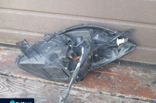 lampa Toyota Yaris II Europa