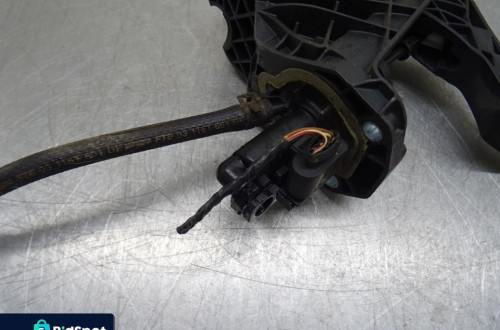 VW GOLF V 03-09 1.4MPI PEDAŁ SPRZĘGŁA 1K1721059BA