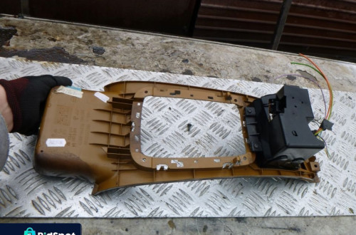 PEUGEOT 607 TUNEL SRODKOWY POPIELNICZKA 9629448077