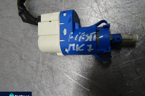 FIESTA MK7 / VOLVO V70 III 07-12 2.4D CZUJNIK STOP STOPU 3M5T-9C872AC